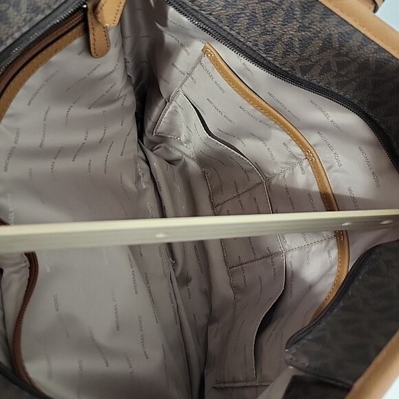 MICHAEL KORS Purse/Tote Brown Leather Logo Zipper Clouser Many Compartments NEW - Picture 6 of 9